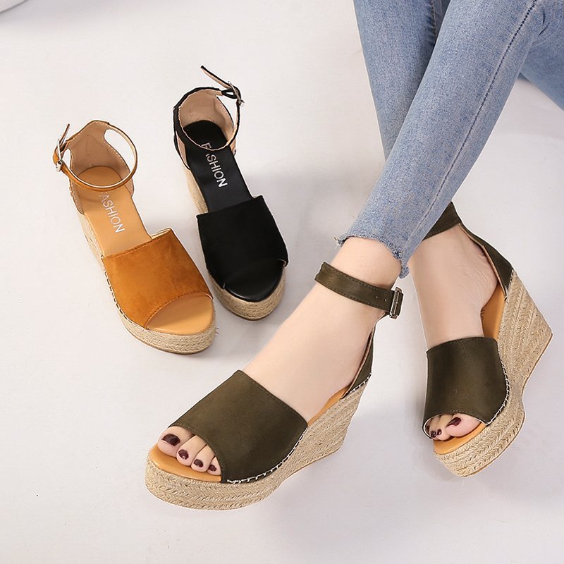 Sasha Buckled Peep-Toe Sandals – Chunky, Cool & Effortless