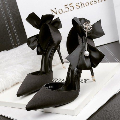 BowCharm Pointed Baotou High Heels
